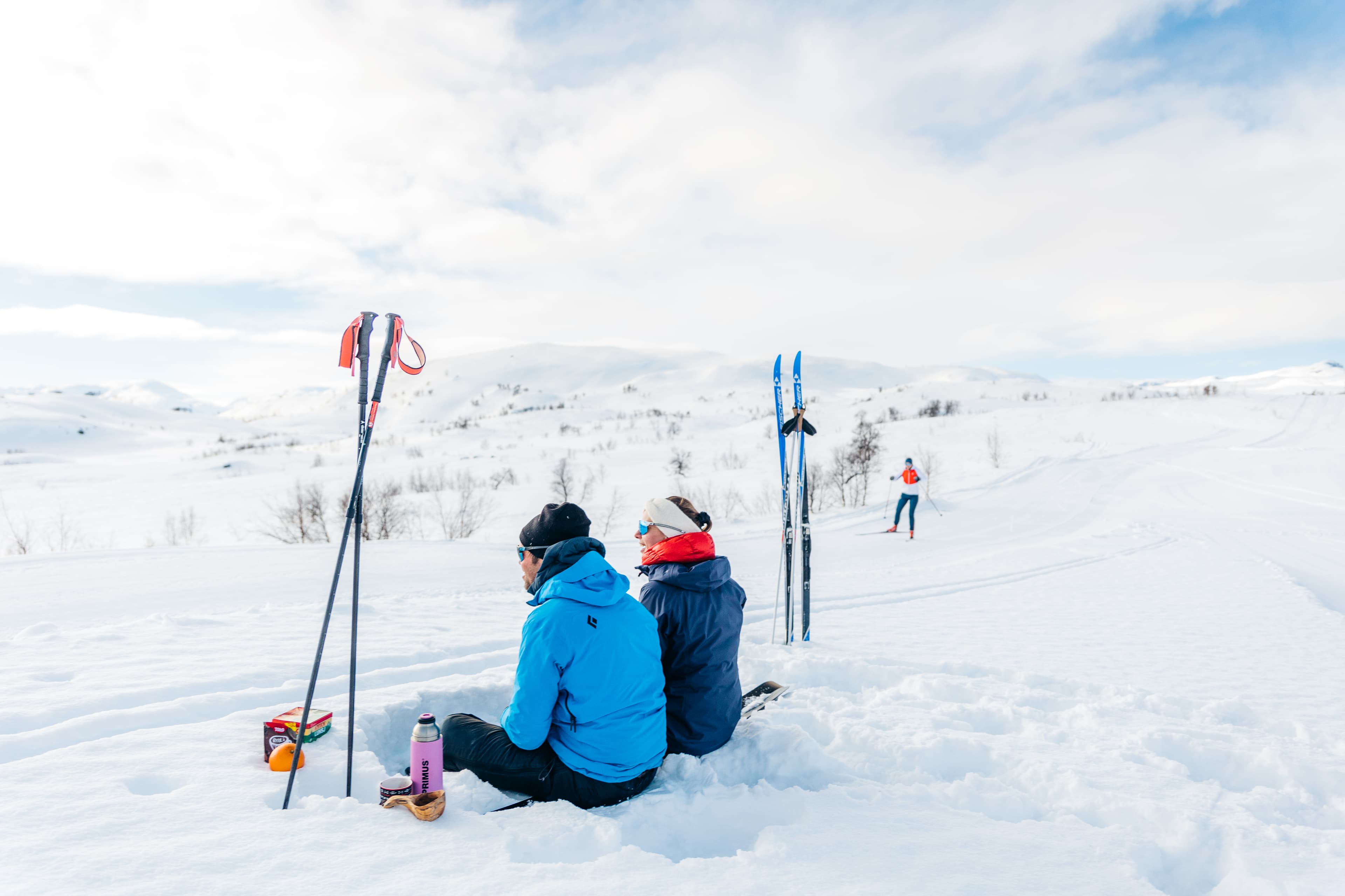 Go cross-country skiing in the Easter sun