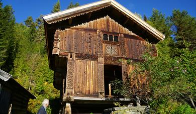 Handverkarkaffi og omvising på Klauvreid