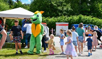 Sjøormbesøk - Telnessanden Camping