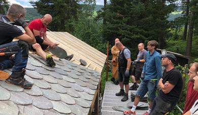 Kurs i skifertekking for handverkarar