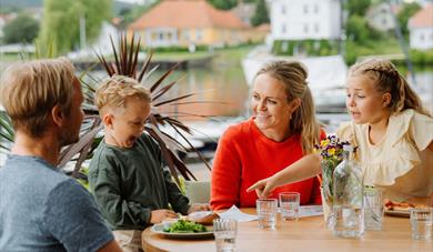 family at Jonas B Gundersen in Porsgrunn