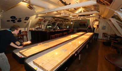 Shuffleboard at Amadeus sportskafé