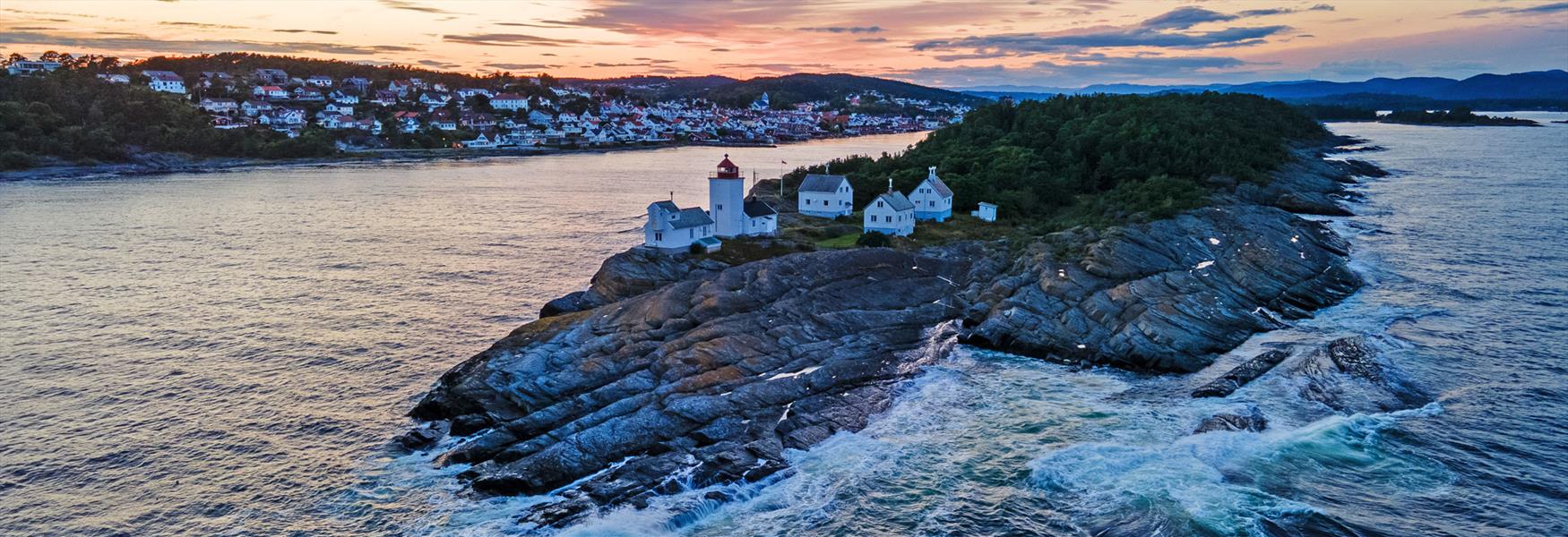 Langøya on with Langøy lighthouse in the evening
