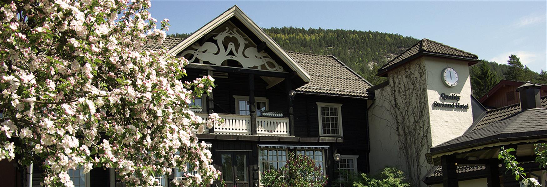 Straand Hotel in spring