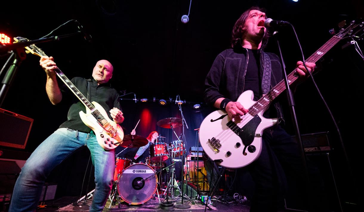 cconcert with El Cuero at Lundetangen Pub