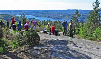 hikers who enjoy the view from Valås