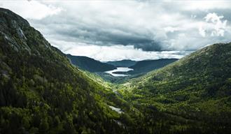 dronebilde av Hanakamjuvet