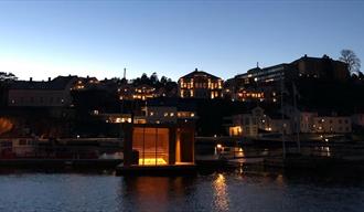 Floating sauna near town centre