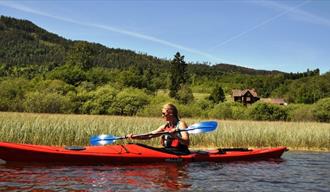woman who paddles