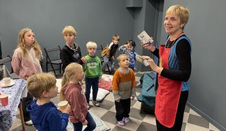 Leonardo kunstverksted for barn "Froskedag"