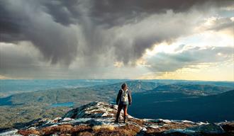 Summit hike to Himingen with spectacular views!