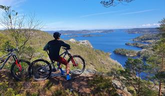 Trail biking with guide