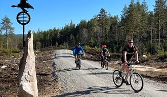 3 men cycle the culture round in Drangedal