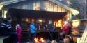 Located nearby the coastal path and the path that goes up to Svarttjenn there is a Grill Cabin.