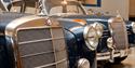 2 vintage cars on display at the Z-museum in Nissedal