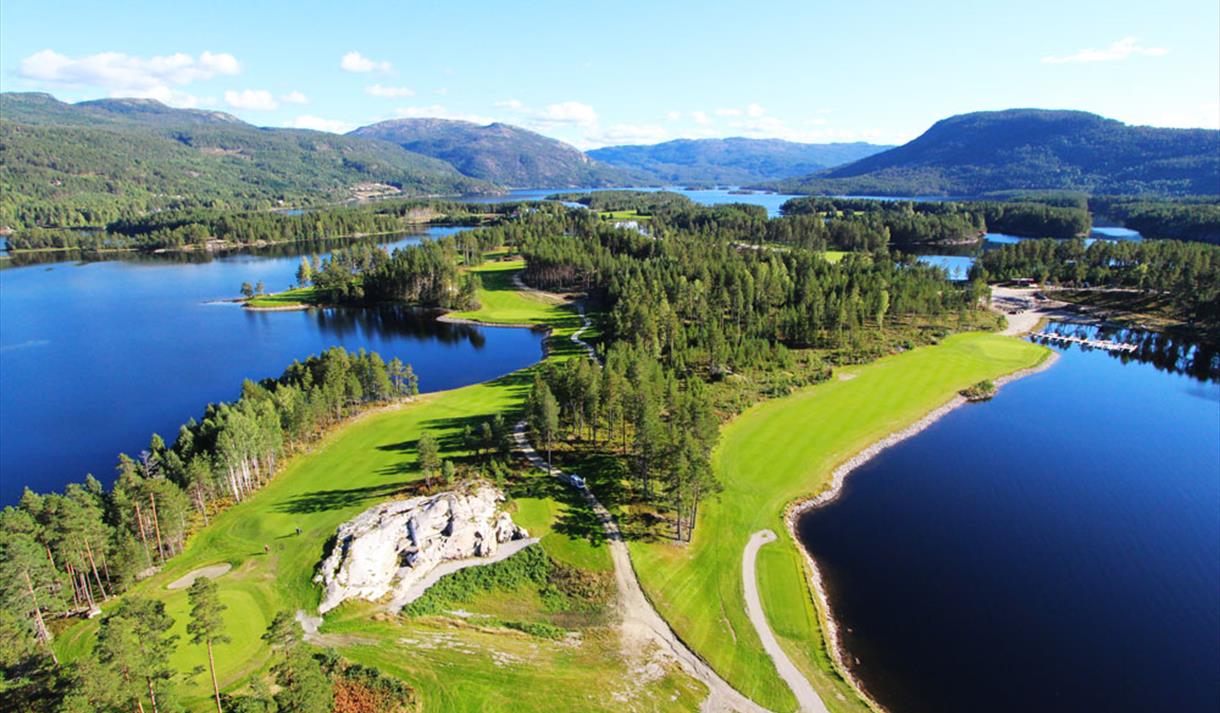 overview picture of the golf course at Vrådal Golf